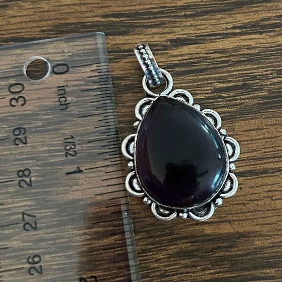 Pendant - Picture 2 of 3